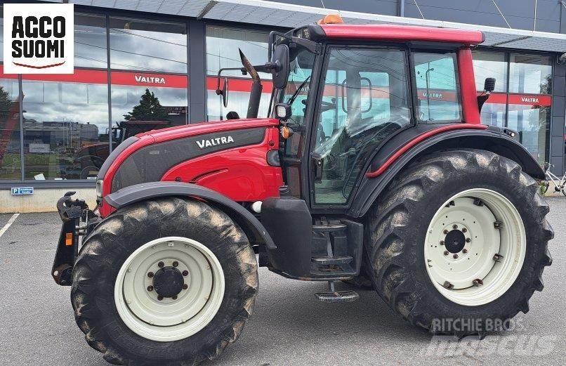Valtra N121 H Traktoriai