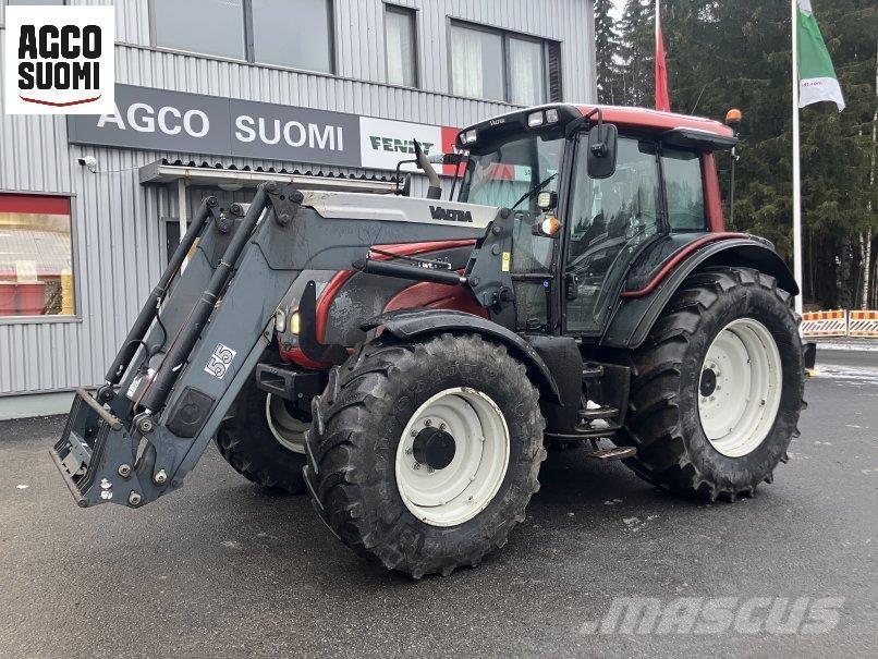 Valtra N121A Traktoriai