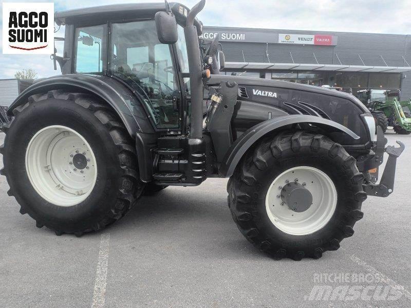 Valtra T213 VERSU Traktoriai