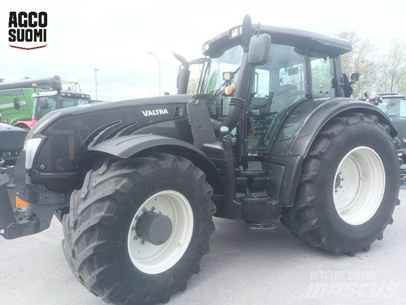 Valtra T213 VERSU Traktoriai
