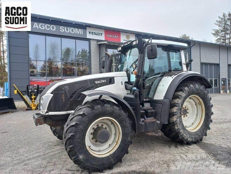 Valtra T213 VERSU Traktoriai