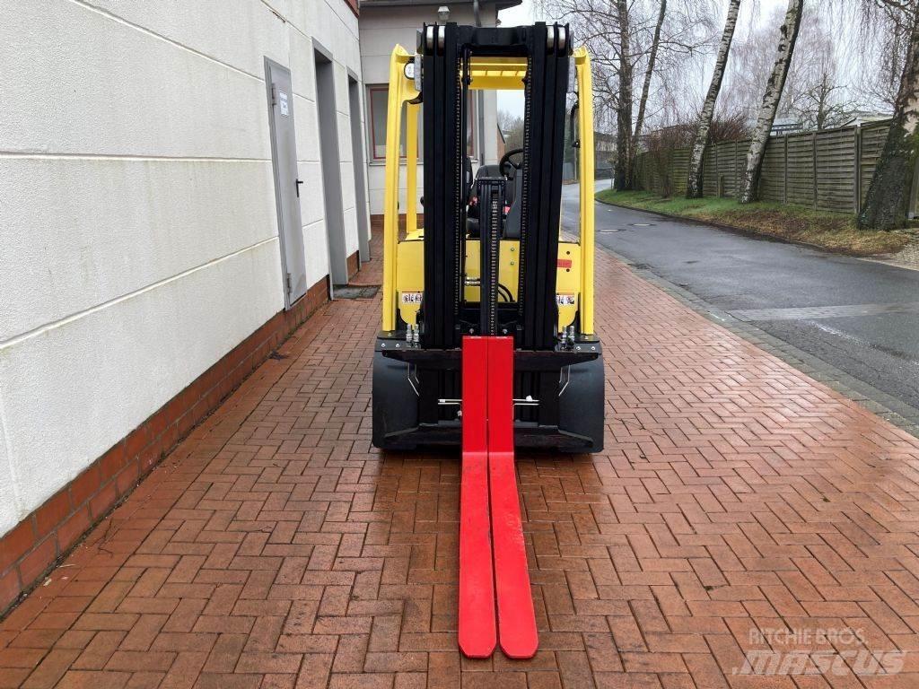 Hyster J 3.0 XN Elektriniai šakiniai krautuvai