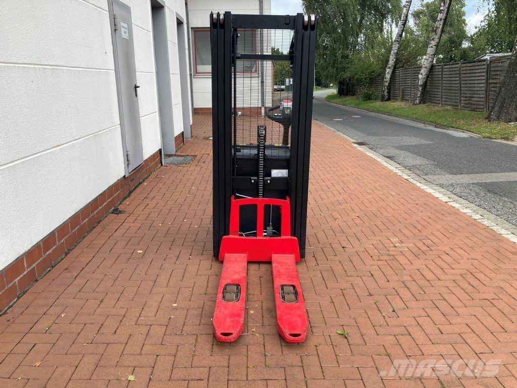 Hyster S 1.4 Rankiniai vėžimėliai