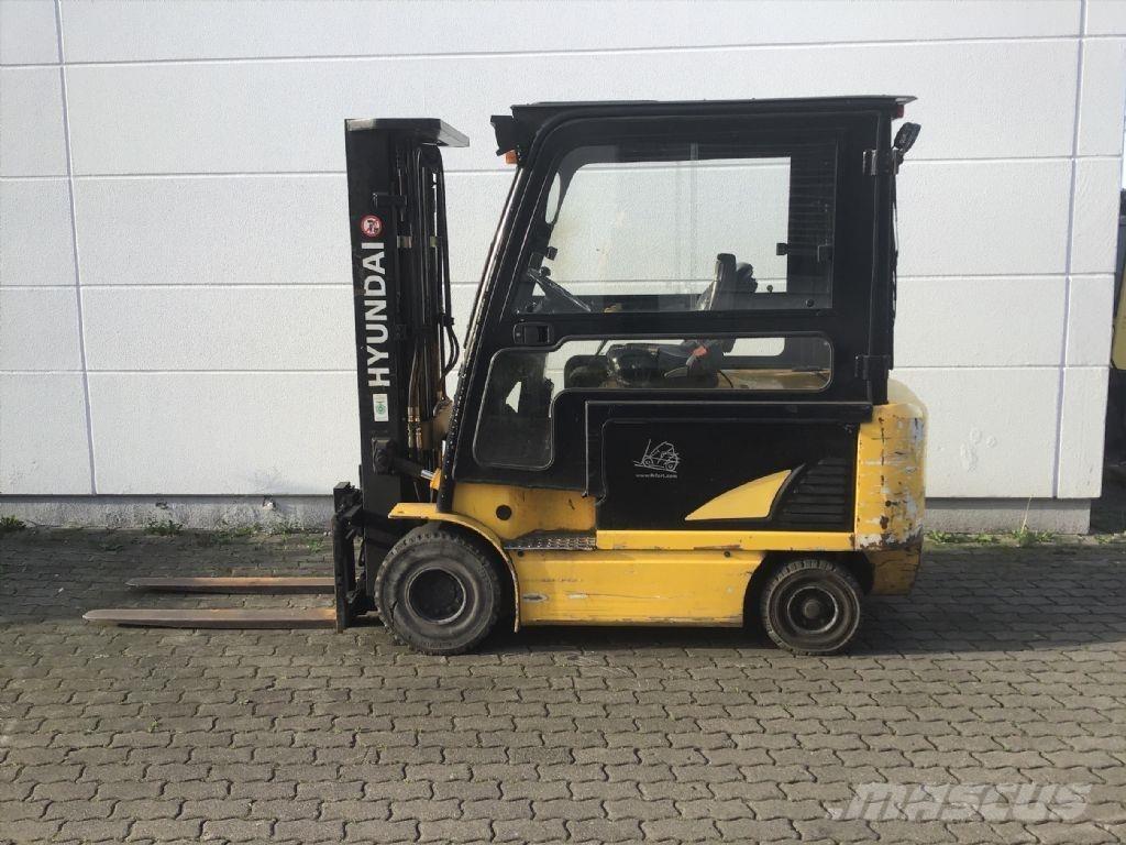 Hyundai 32B-7 Elektriniai šakiniai krautuvai