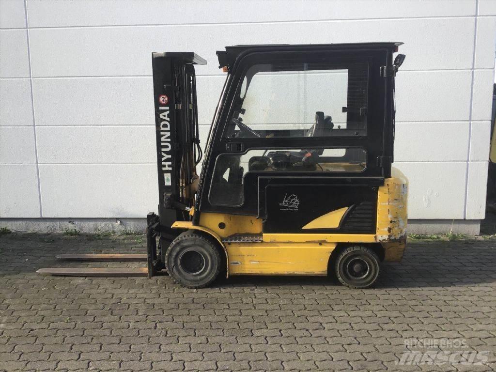 Hyundai 32B-7 Elektriniai šakiniai krautuvai
