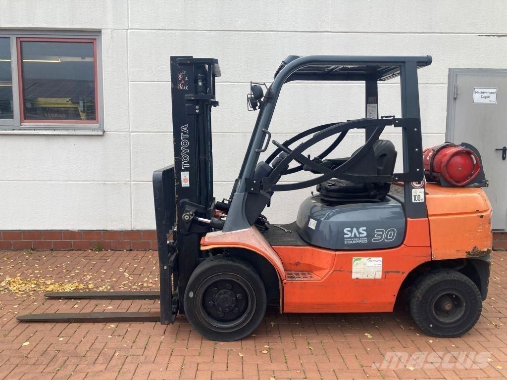 Toyota 02-7FGF30 LPG (dujiniai) krautuvai