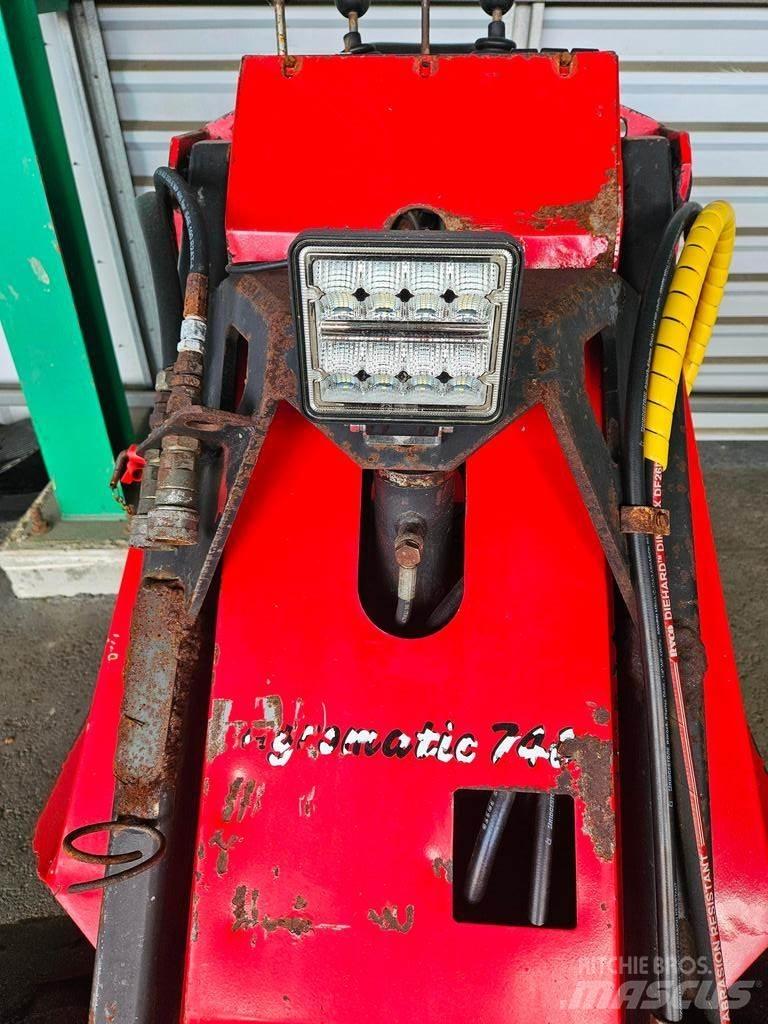 Agromatic  Daugiafunkciniai pakrovėjai
