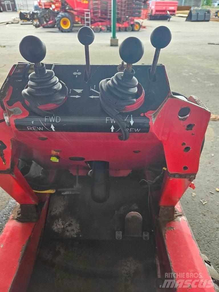 Agromatic  Daugiafunkciniai pakrovėjai