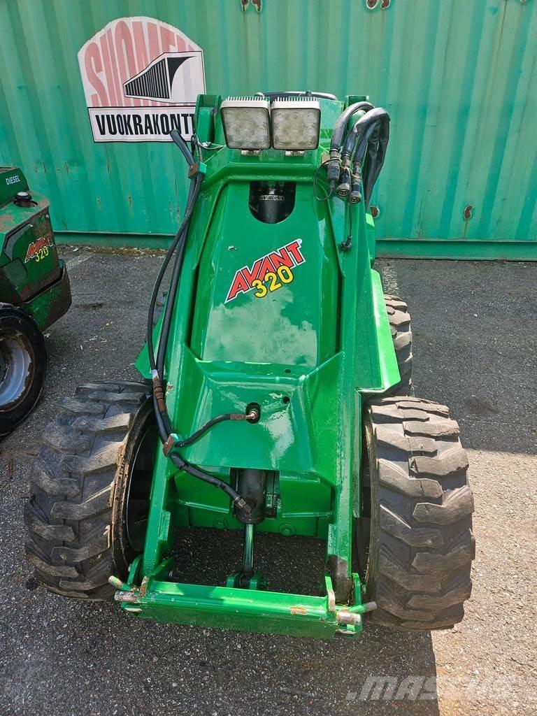 Avant 320 Daugiafunkciniai pakrovėjai