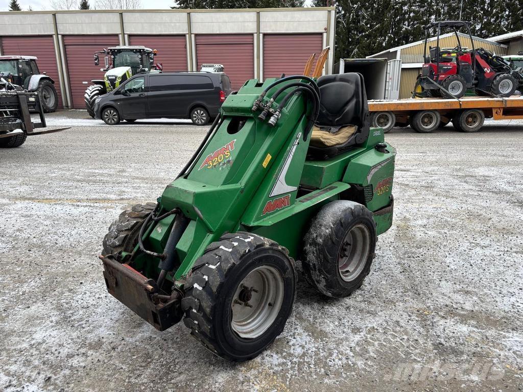 Avant 320 Daugiafunkciniai pakrovėjai