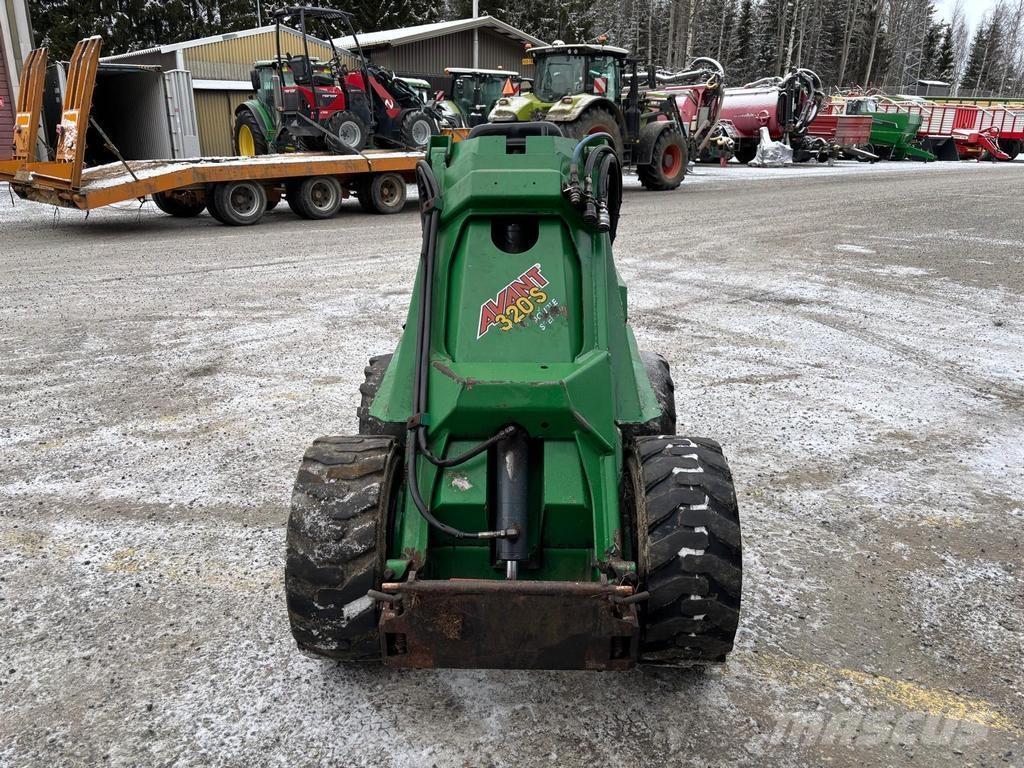 Avant 320 Daugiafunkciniai pakrovėjai