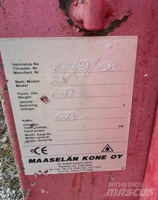 Hakki 2X Medžių skaldymo, pjovimo ir lupimo įrengimai