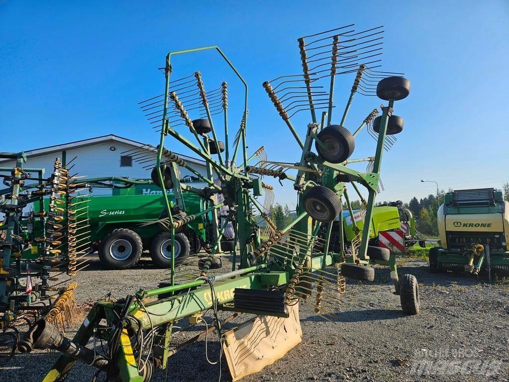 Krone 900 Šieno grėbliai ir vartytuvai