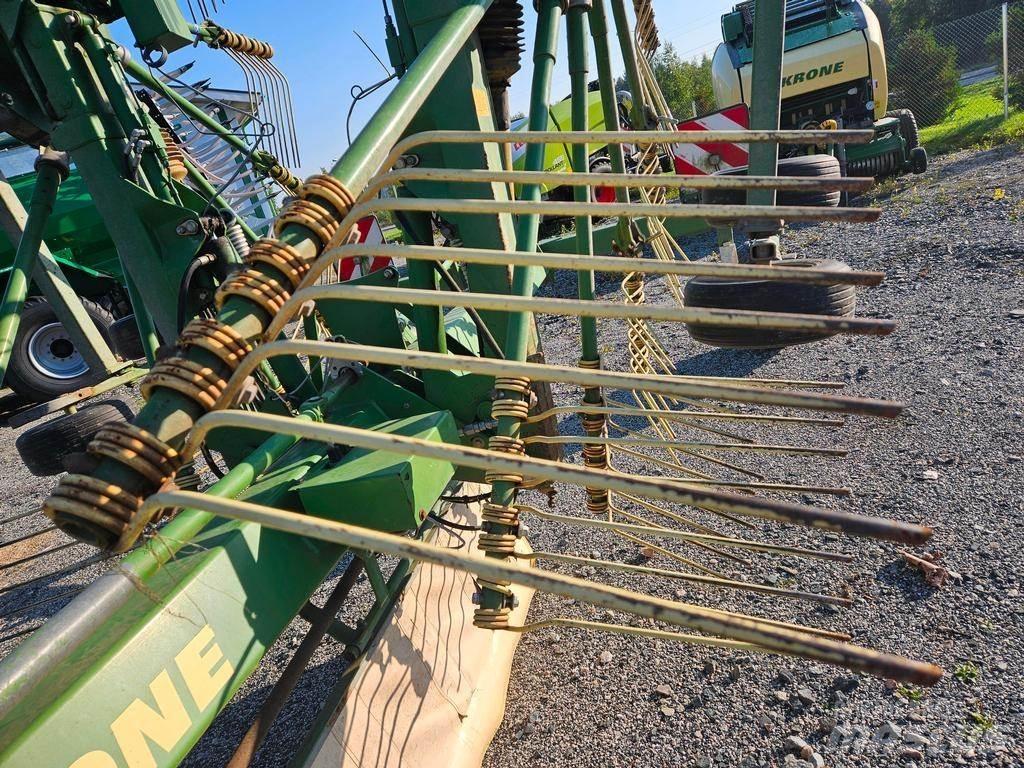 Krone 900 Šieno grėbliai ir vartytuvai
