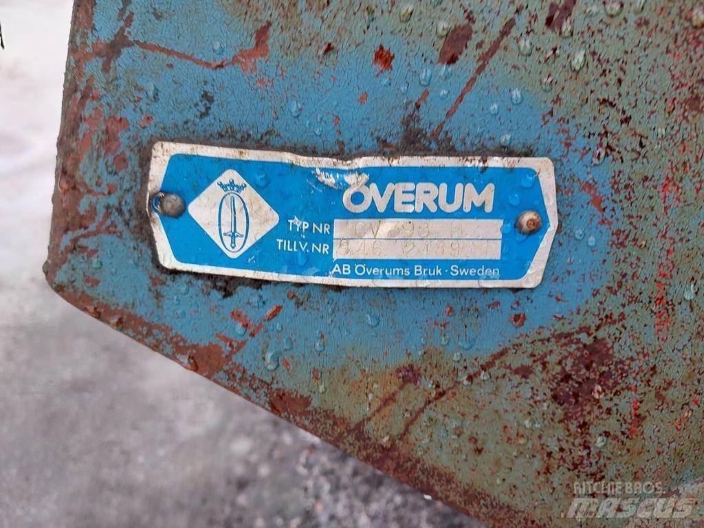 Överum 3 Apverčiamieji plūgai