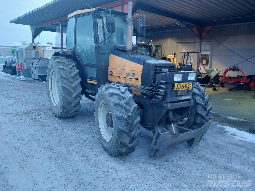 Valmet 665 Traktoriai