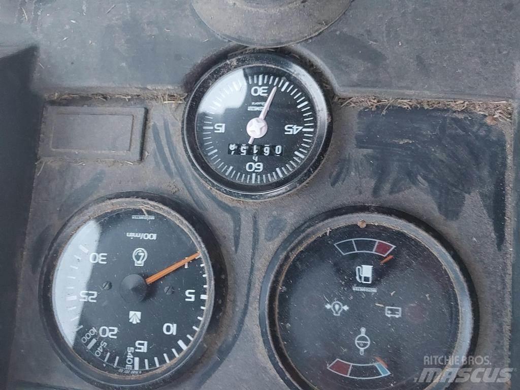 Valmet 665 Traktoriai