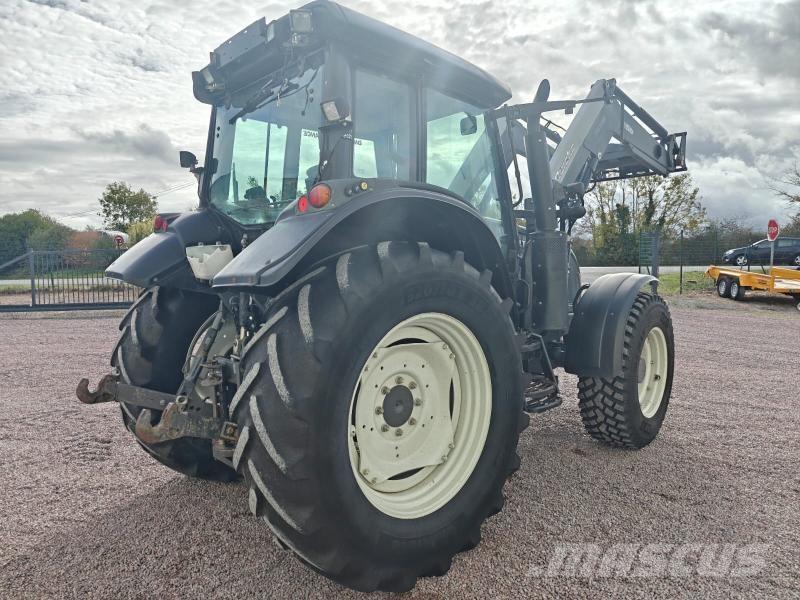 Valtra N123 Traktoriai
