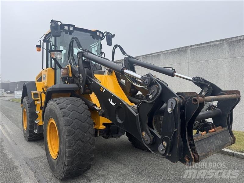 JCB 427 Agri Naudoti ratiniai krautuvai