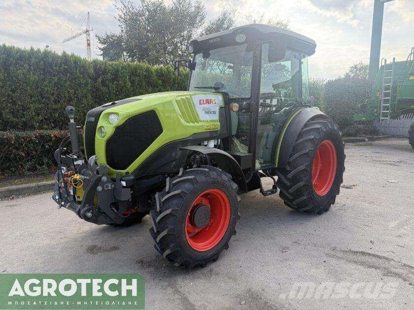 CLAAS NEXOS 220F Traktoriai