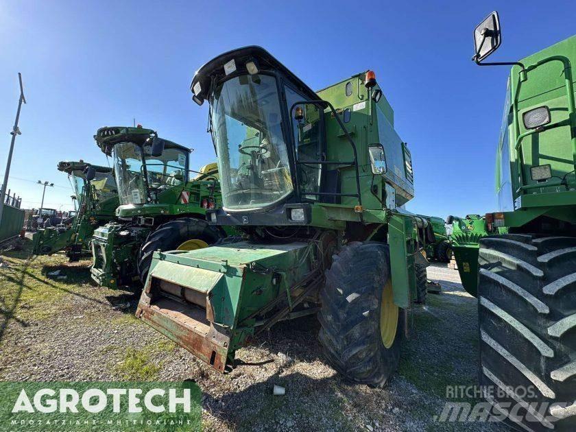 John Deere 1177 Traktoriai