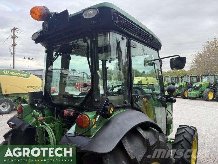 John Deere 5075 GF Traktoriai