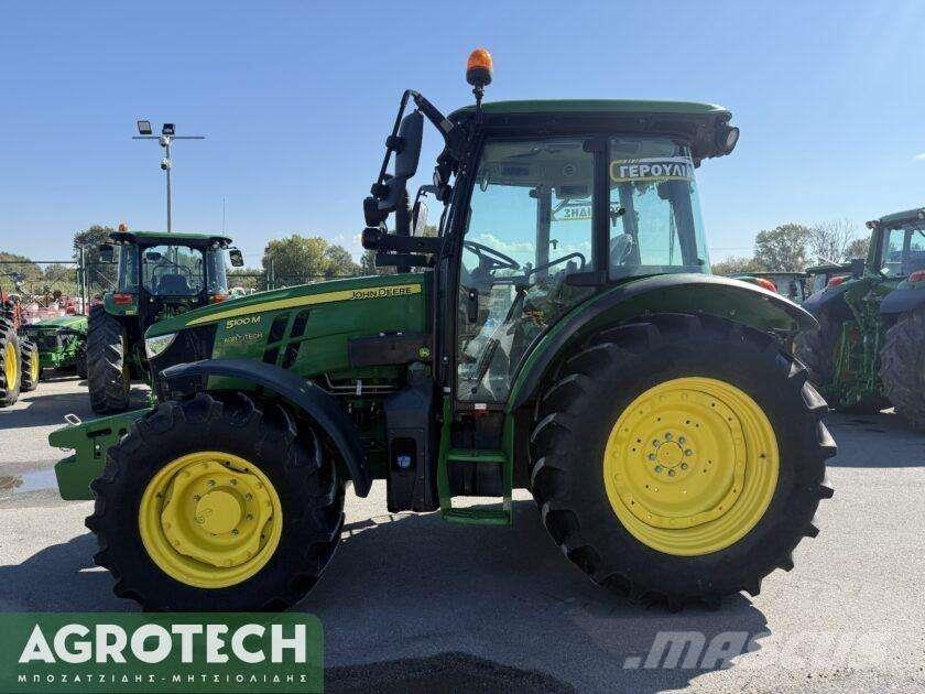 John Deere 5100M Traktoriai