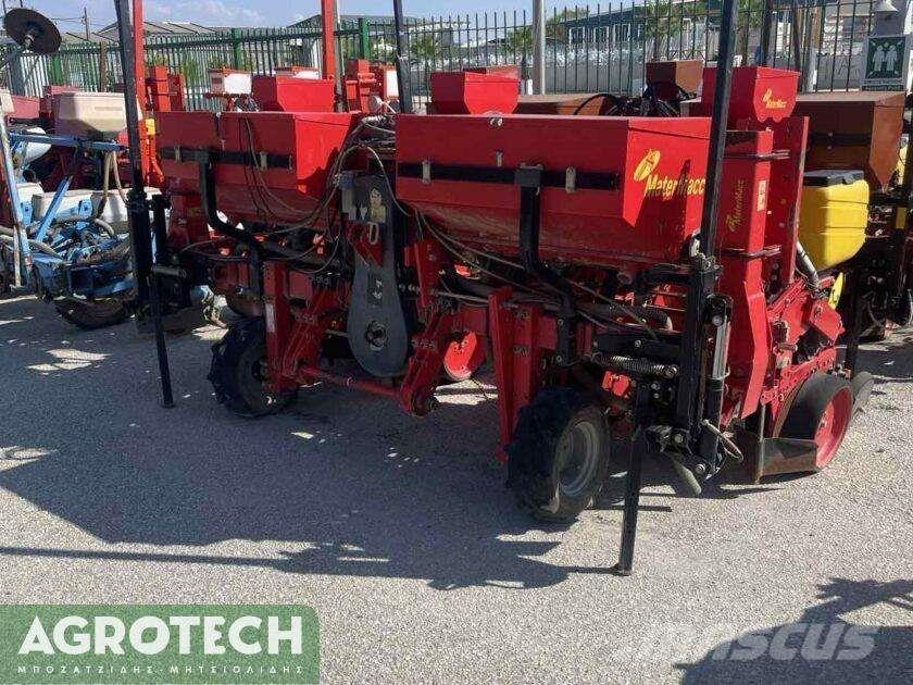 MaterMacc MS 8000 Traktoriai