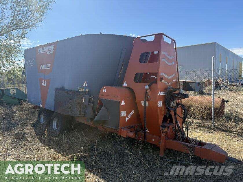  MC 22 Traktoriai