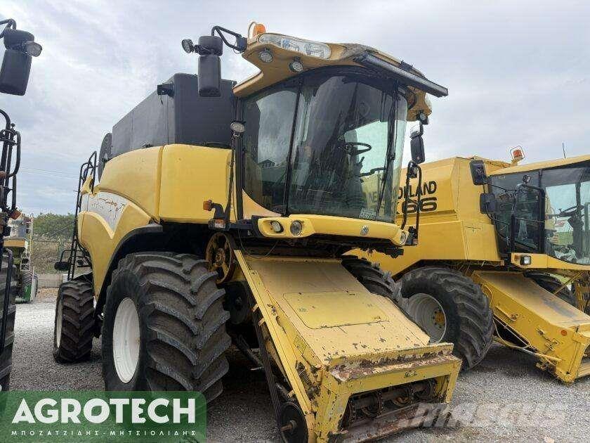 New Holland CX 880 Traktoriai