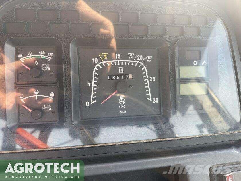 New Holland TS 100 Traktoriai