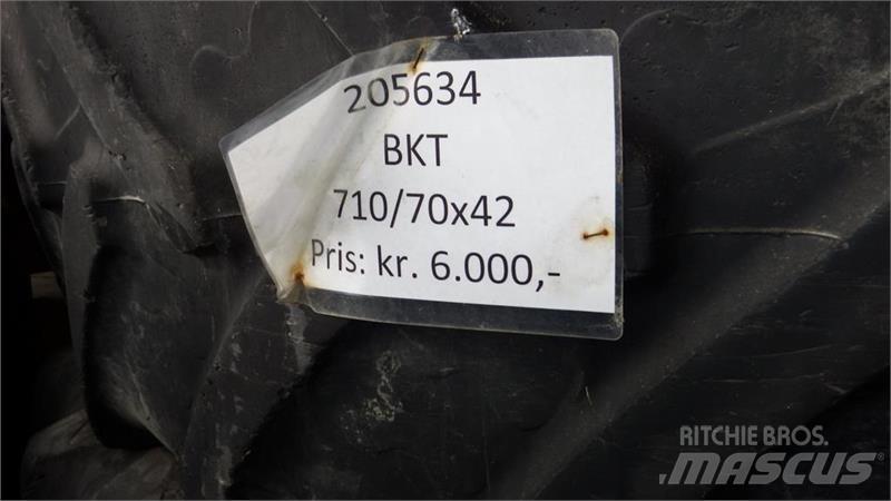 BKT 710/70R42 Padangos, ratai ir ratlankiai
