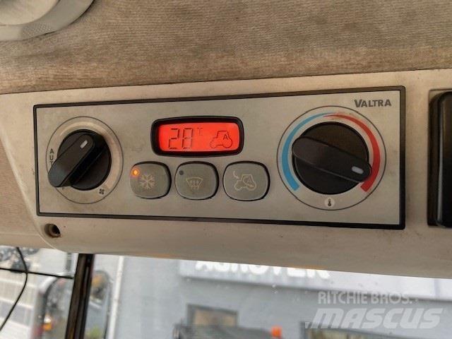 Valtra S374 Traktoriai