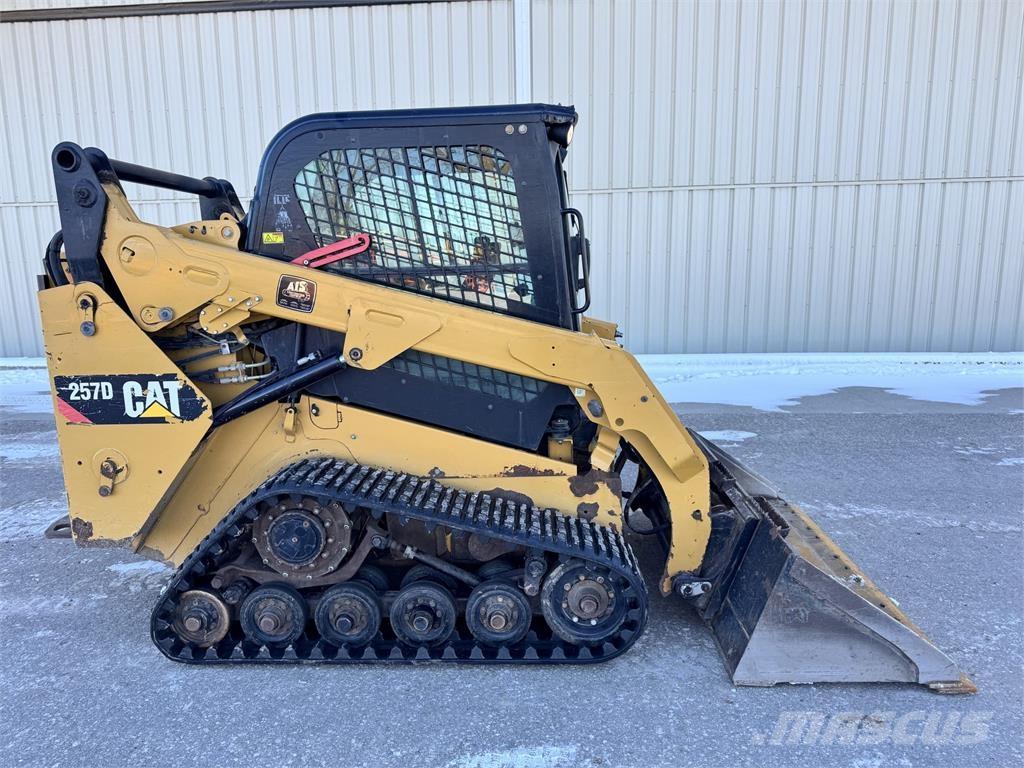CAT 257D Krautuvai su šoniniu pasukimu