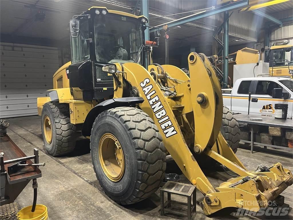 CAT 938M Naudoti ratiniai krautuvai