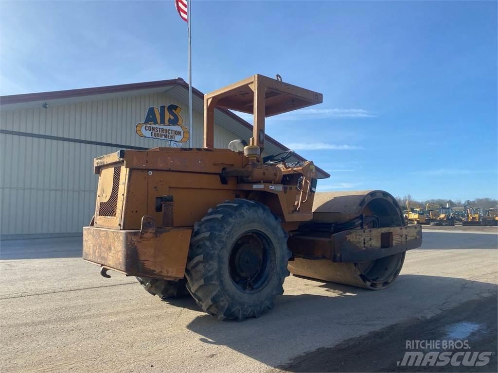Sakai SV70T Atliekų presai