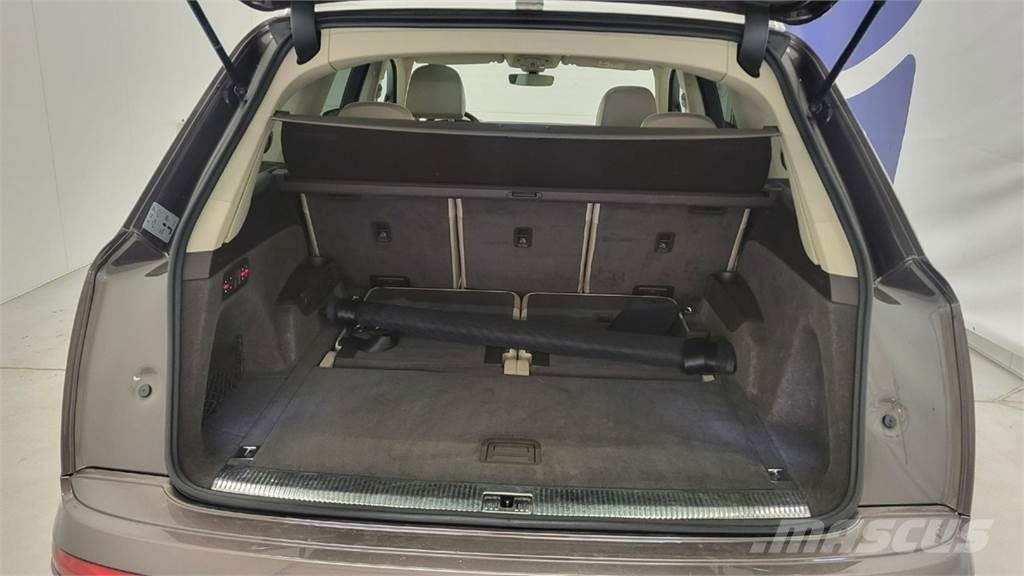 Audi SQ7 Lengvieji automobiliai
