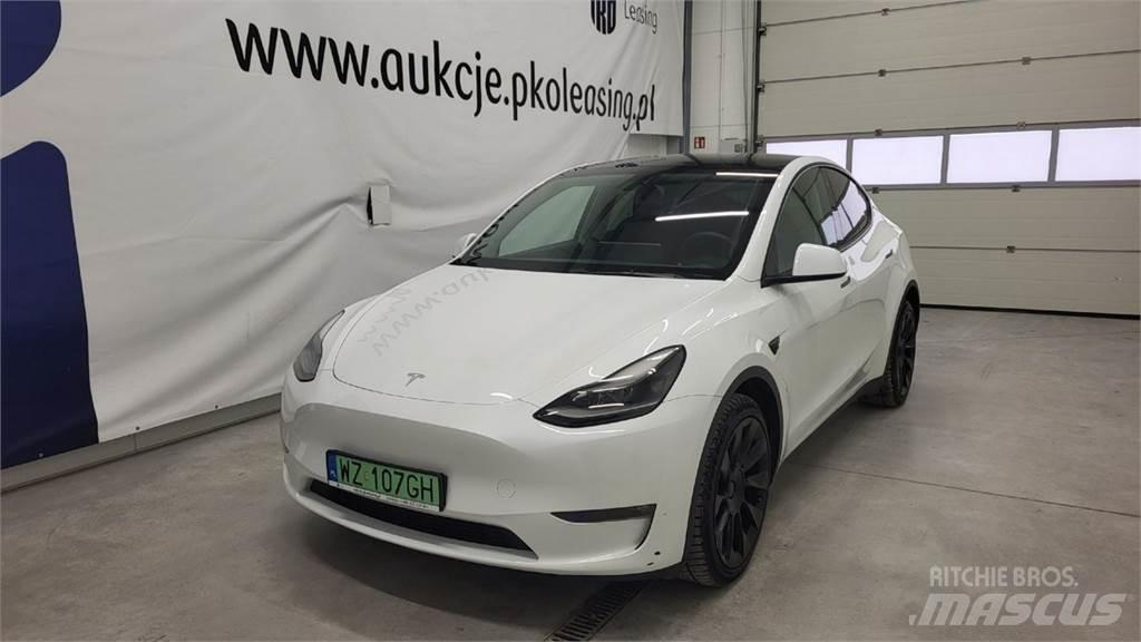 Tesla Y Lengvieji automobiliai