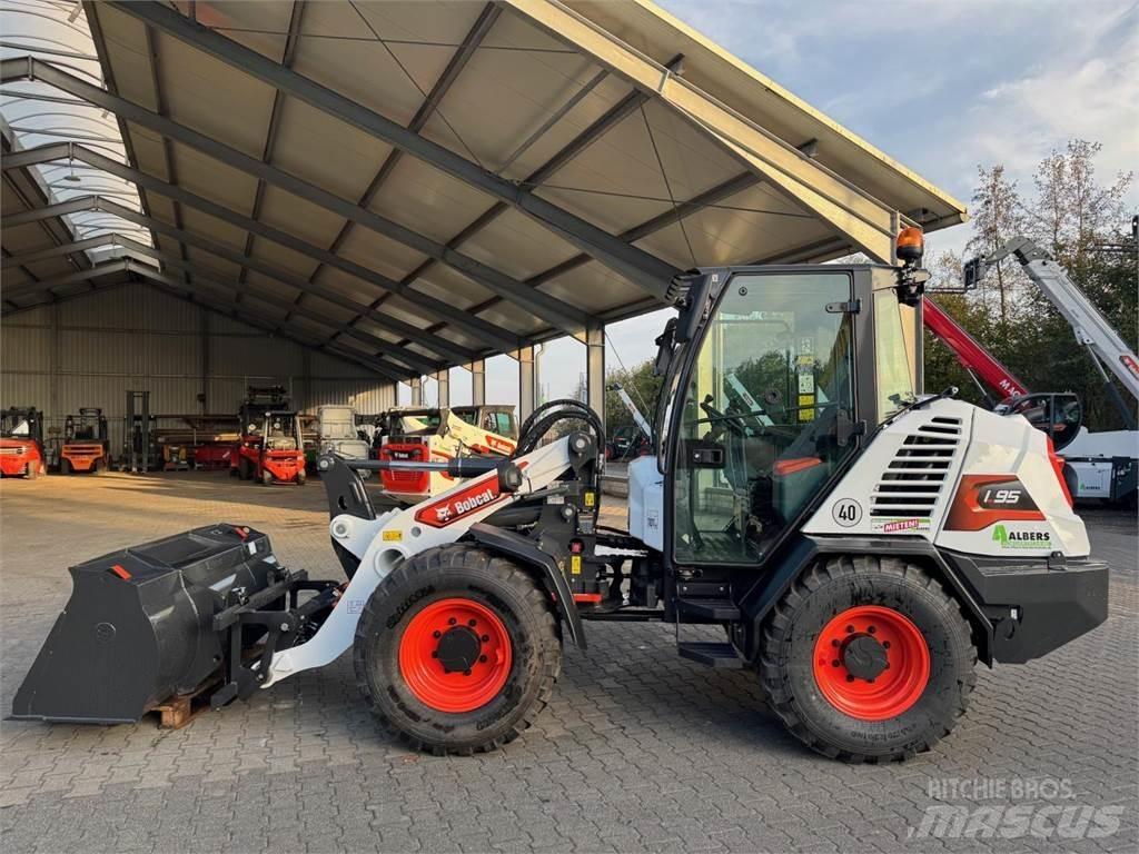 Bobcat L 95 E V Naudoti ratiniai krautuvai