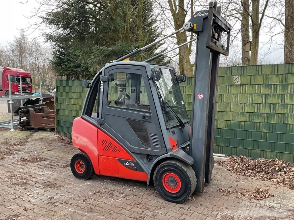 Linde H 30 D 02 EVO Dyzeliniai krautuvai