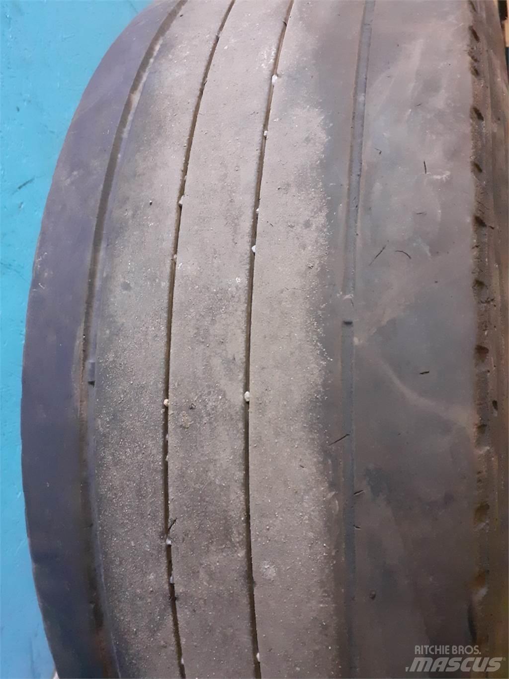  19.5 285/70R19.5 Padangos, ratai ir ratlankiai