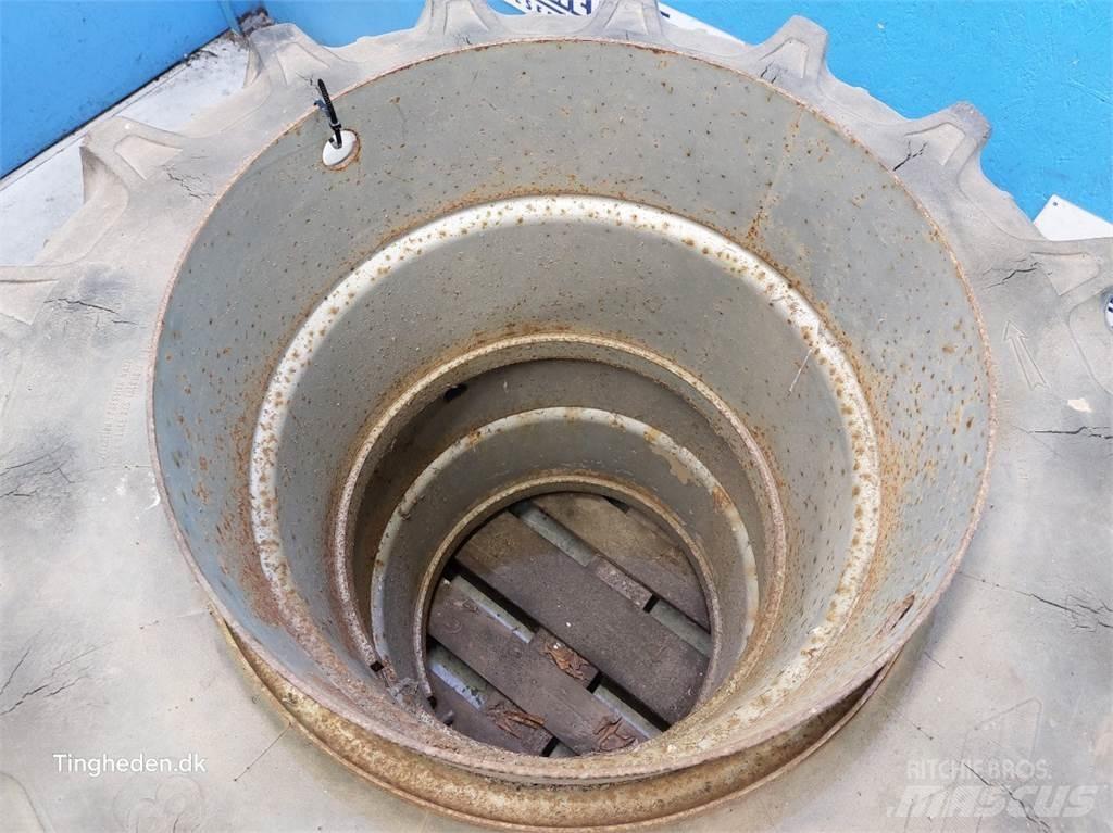  24 16.9R24 Padangos, ratai ir ratlankiai