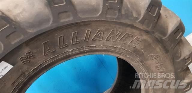  24 17.5R24 Padangos, ratai ir ratlankiai
