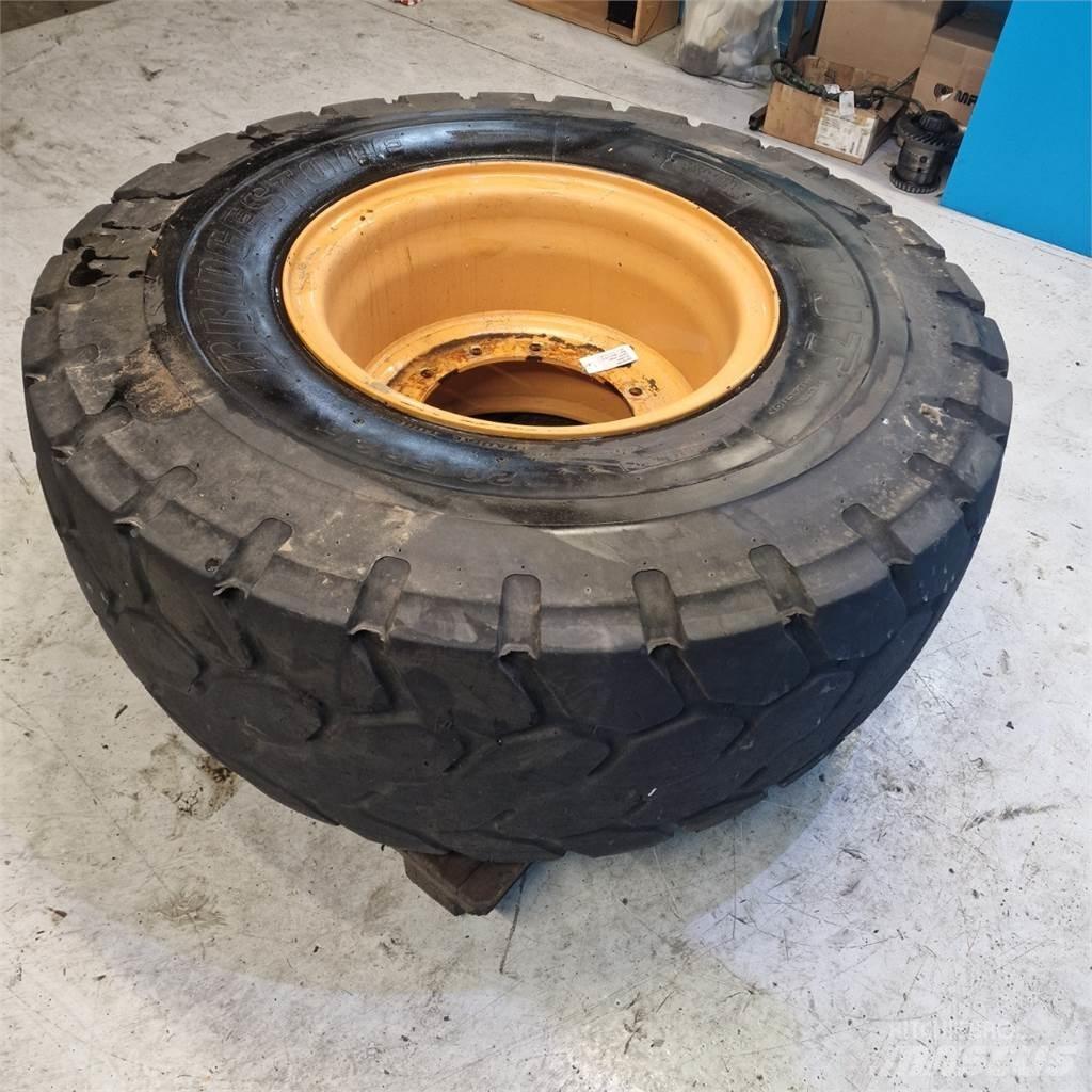  25 20.5R25 Padangos, ratai ir ratlankiai