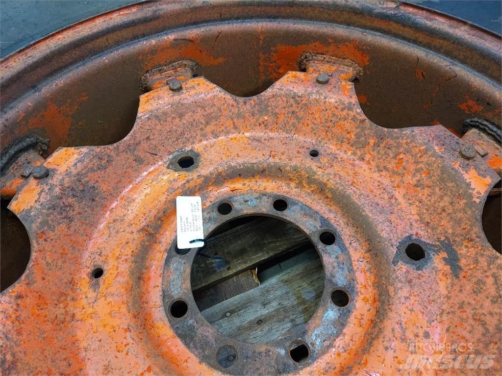  38 18.4 R38 Padangos, ratai ir ratlankiai