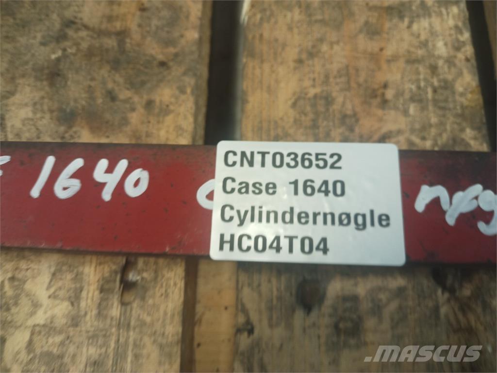 CASE 1640 Derliaus nuėmimo kombainų priedai