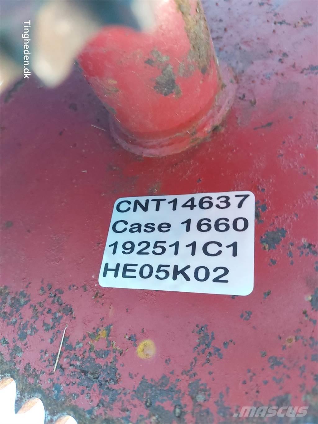 CASE 1660 Derliaus nuėmimo kombainų priedai