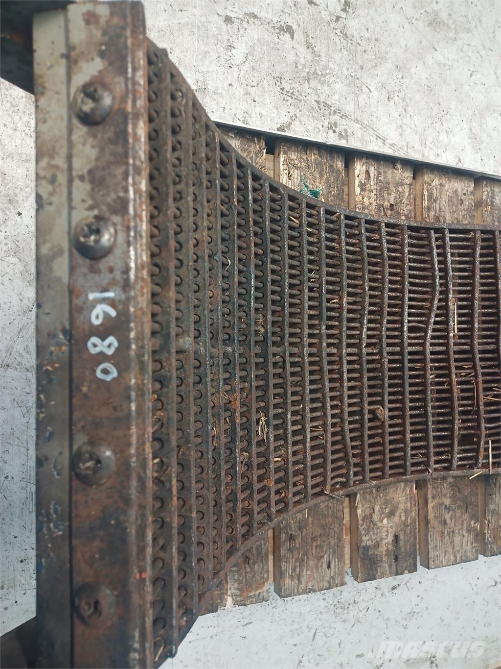 CASE 1680 Derliaus nuėmimo kombainų priedai