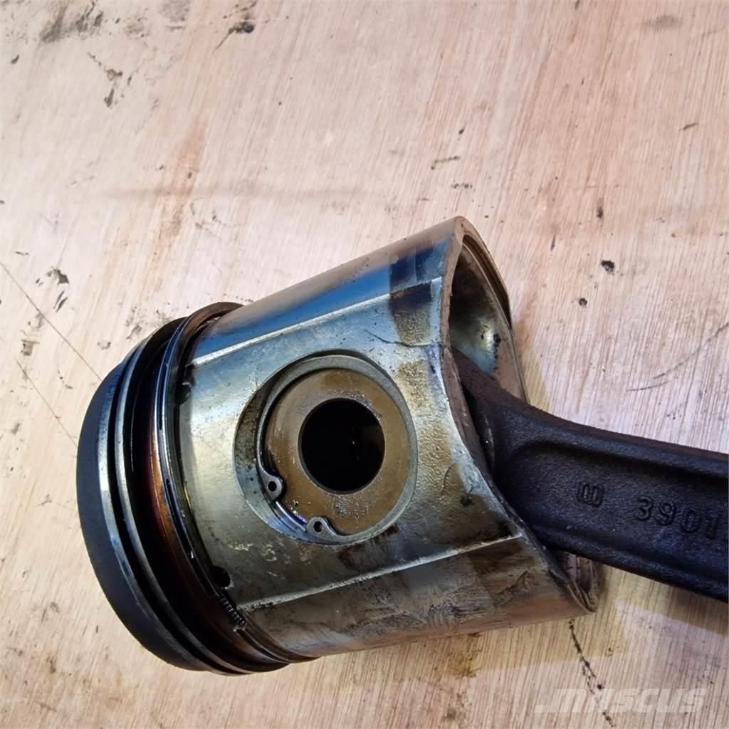 CASE 2188 Varikliai