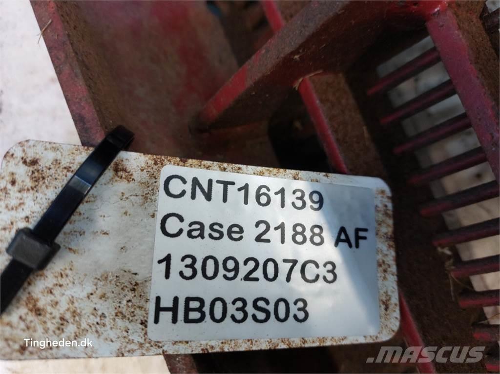 CASE 2188 Derliaus nuėmimo kombainų priedai